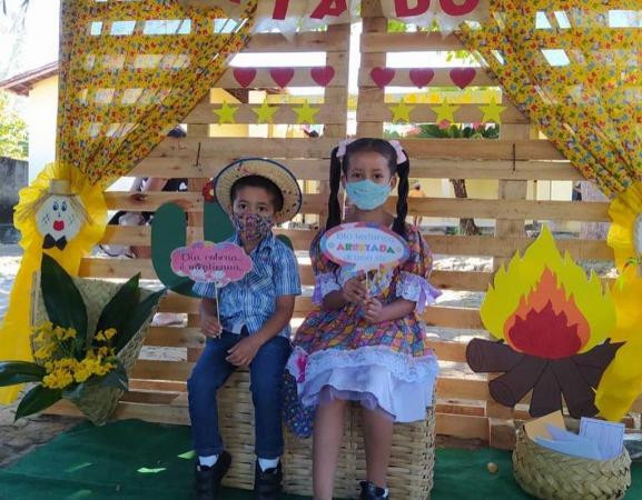 "Arraiá do Jão" marca a comemoração das festas juninas com alunos da rede municipal
